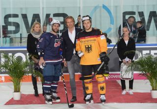 Gunnar Neumann Awarded to the BestPlayerAward Westminster and the Ice Hockey-Championship
